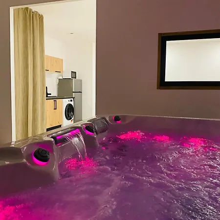 Jacuzzi Bed & Breakfast Istres